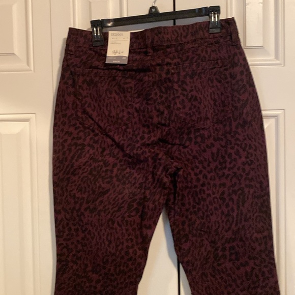 NWT mid rise size 10 Style & Co tummy control curvy fit animal print pants - Picture 3 of 6
